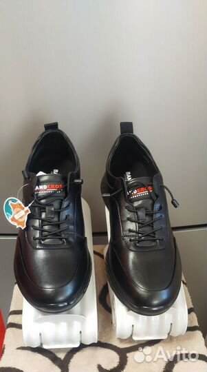 Кроссовки Banderos 43 размер новые кожа