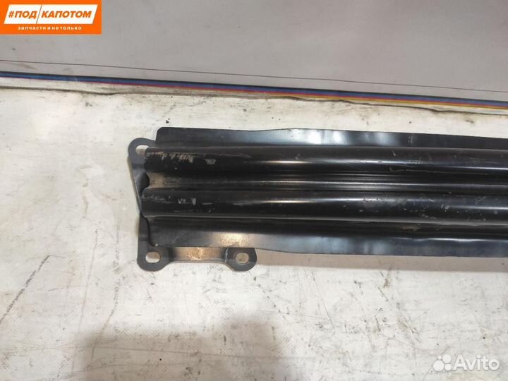 Усилитель заднего бампера Volkswagen Golf 5 2007