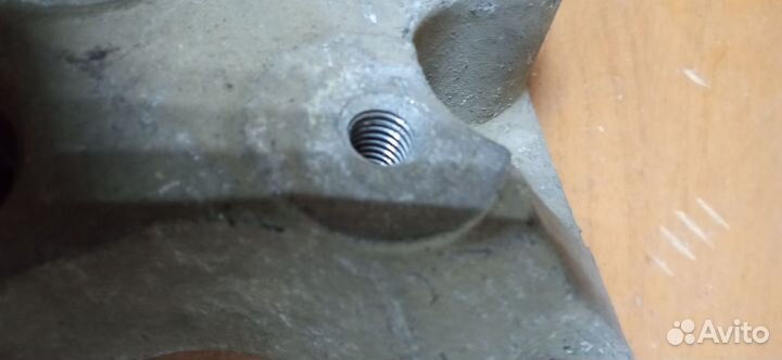 90575142 кронштейн МКПП Опель Астра Н