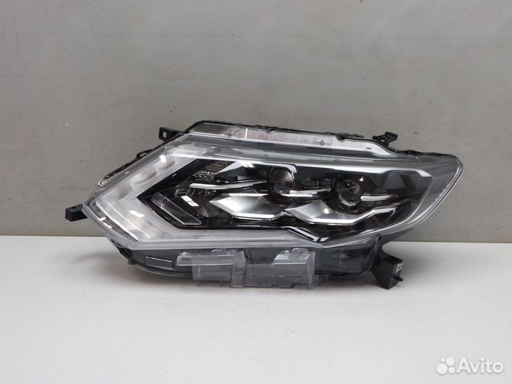 Фара левая Nissan X-Trail