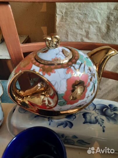 Посуда разная чашки тарелки