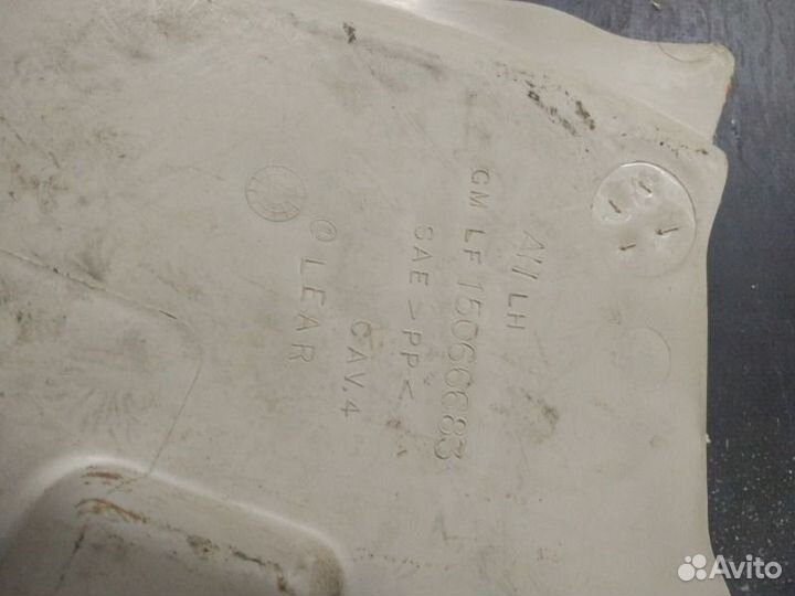 Обшивка салона левая Cadillac Escalade LQ9 2002