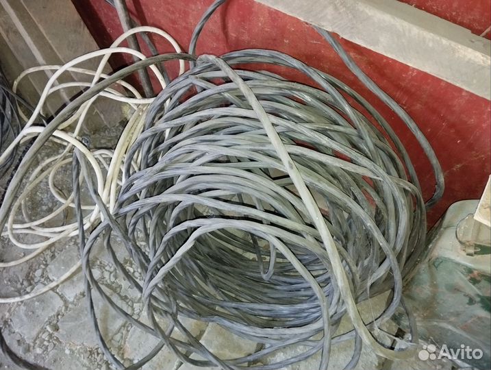 Продам кусок кабеля б/у, медь, 4х6, 63м