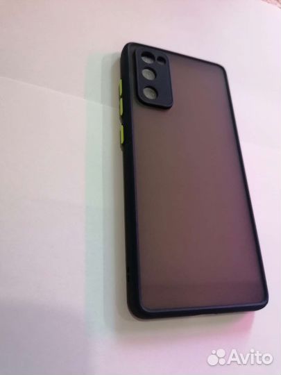 Чехлы на смартфон