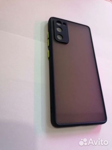 Чехлы на смартфон