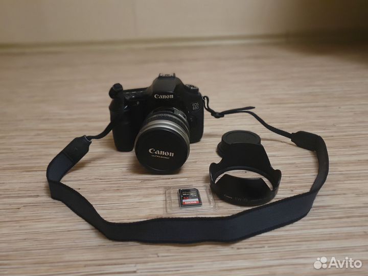 Зеркальный фотоаппарат canon