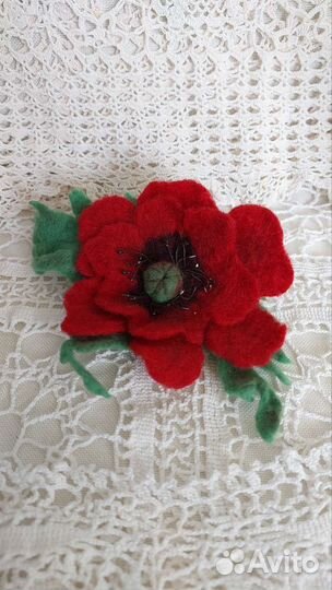 Брошь ручной работы Мак