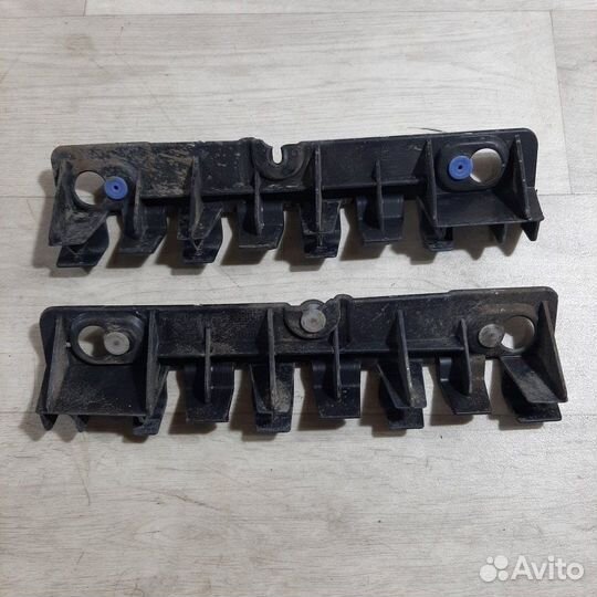 Крепление бампера заднее LADA Largus 2013