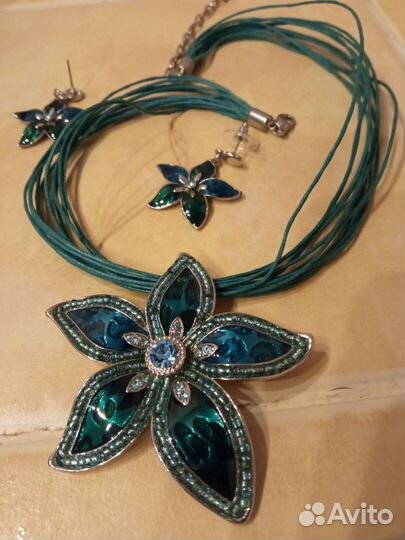 Аксессуары, бусы, браслеты