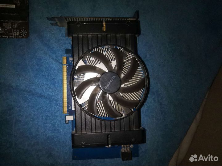 Видеокарта Radeon r7 250x 1gb