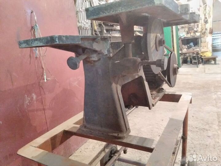 Деревообрабатывающий станок