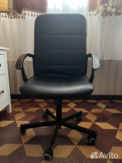 Компьютерное кресло