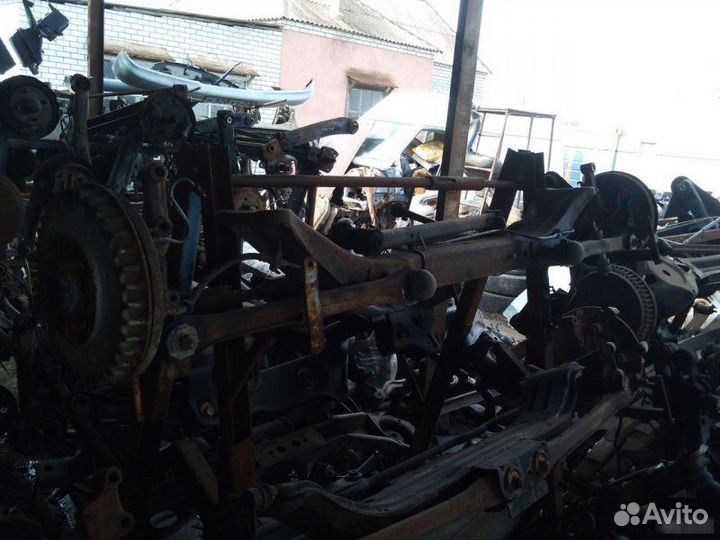 Подрамник задний Mazda Eunos 100