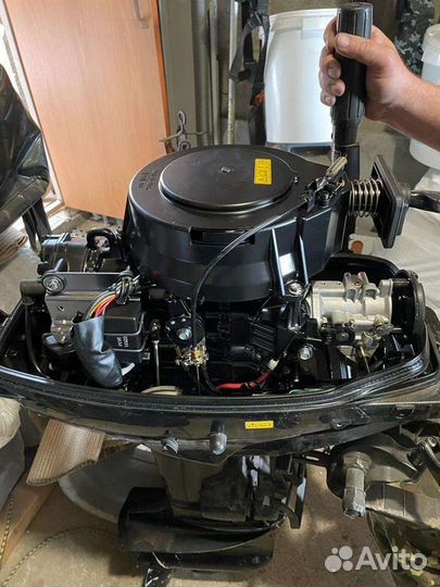 Лодочный двигатель