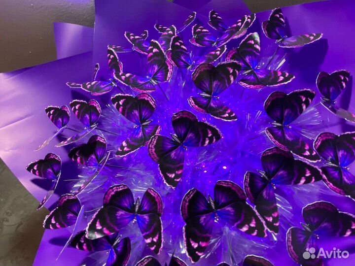 Светящийся букет из бабочек