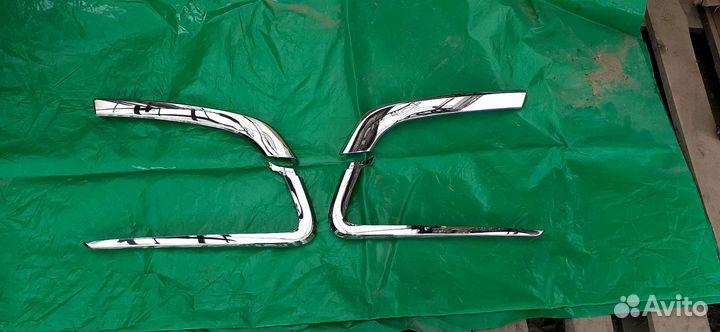 Накладка на передний бампер (хром) веста