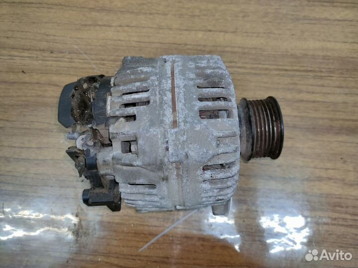 Генератор Skoda Octavia A4 Tour на запчасти