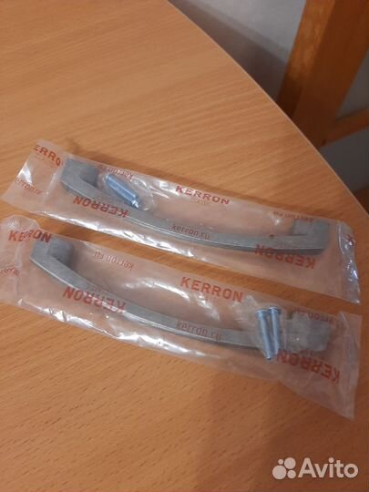 Дверные ручки и уплотнитель для двери, петли