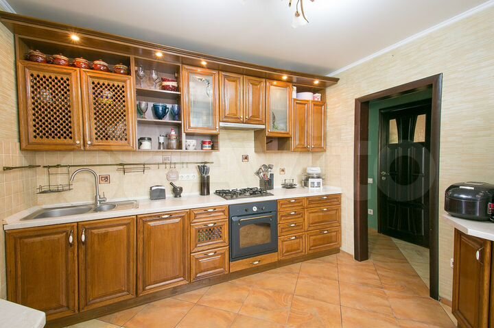 Коттедж 279,2 м² на участке 8 сот.