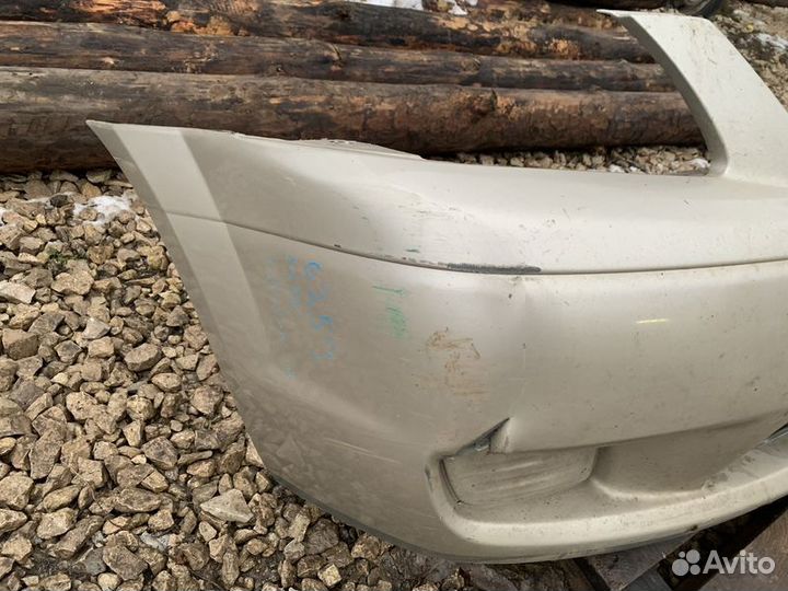 Бампер передний Mazda MPV