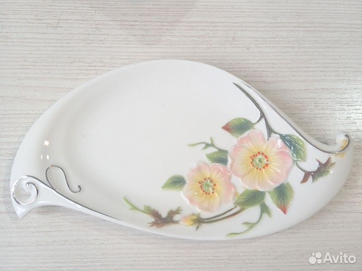 Тарелка фарфоровая,манежница из дерева