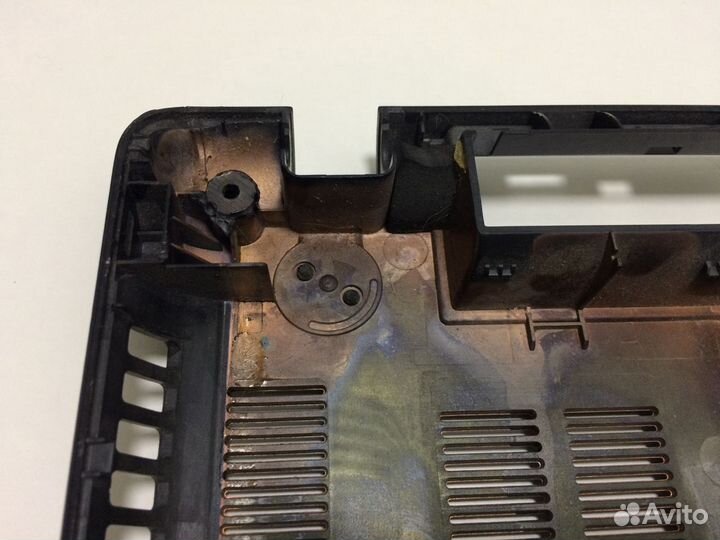 Поддон ноутбука Medion E6232