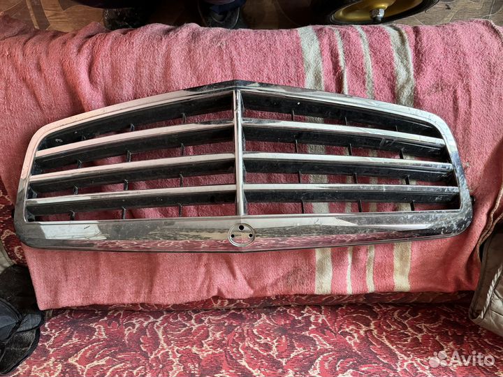 Решетка бампера на mercedes w212