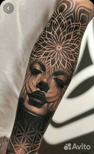 Татуировка в салоне