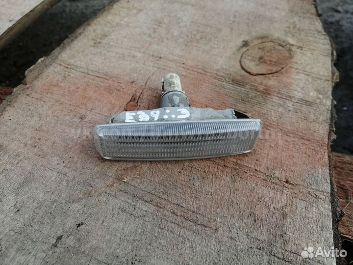 Повторитель в крыло BMW Е39
