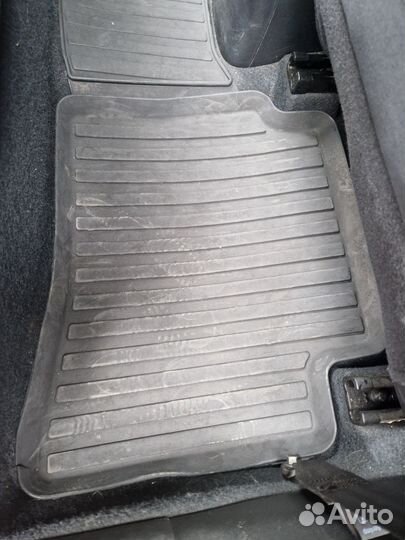 Автомобильные коврики резиновые