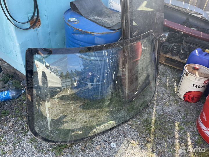 Стекло заднее w210