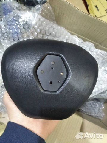 Заглушка руля на Рено Логан с 2018 года