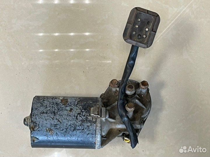 Мотор стеклоочистителя передний Mercedes-Benz W123