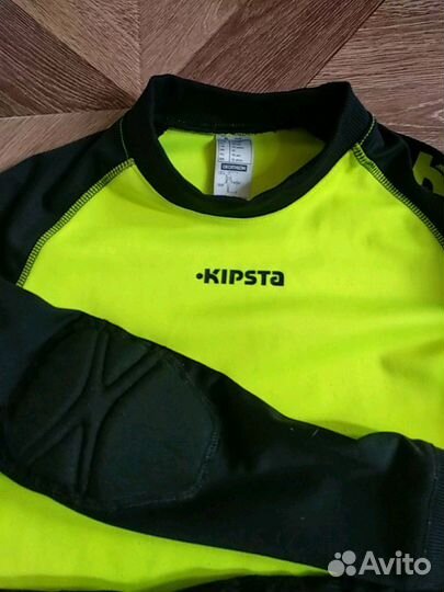 Футбольная форма для вратаря,рост 133-142. Декатло