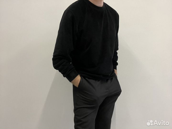 Черный велюровый свитшот COS