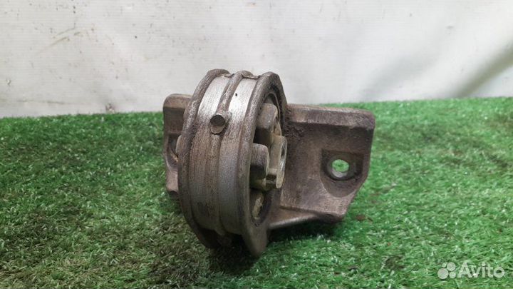 Опора (подушка) двигателя задняя Renault Scenic 1