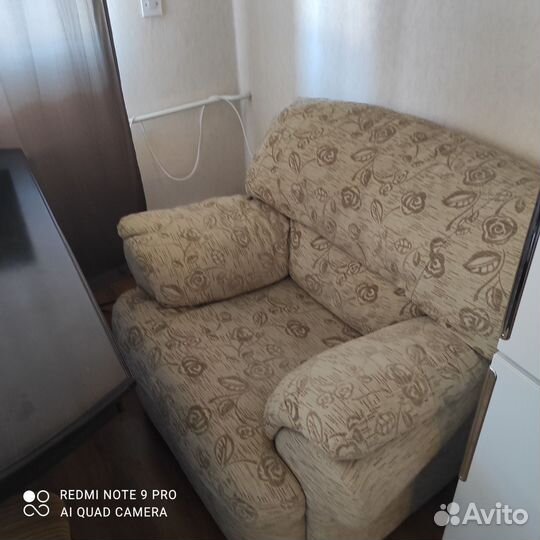 Стол обеденный и стулья бу