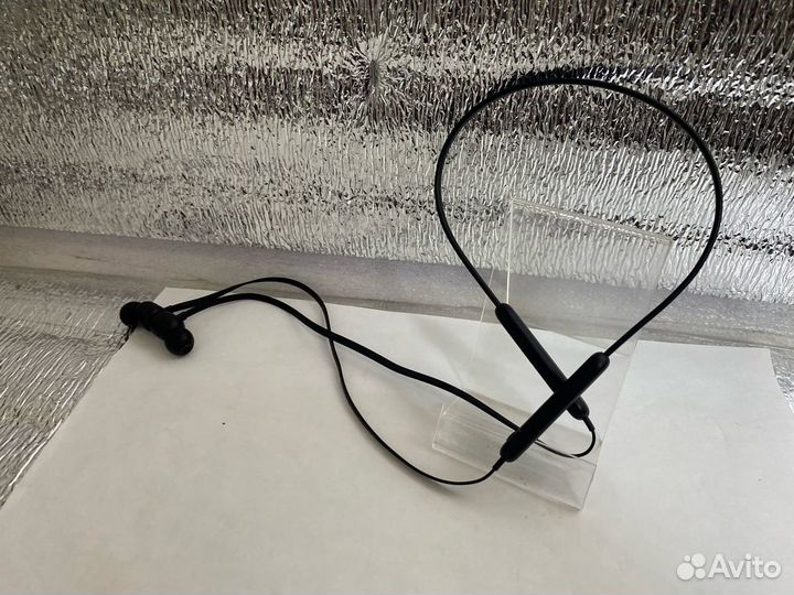 Беспроводные наушники Beats Flex