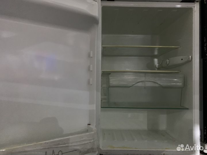 Шкаф холодильный Rosenlew RJV 179