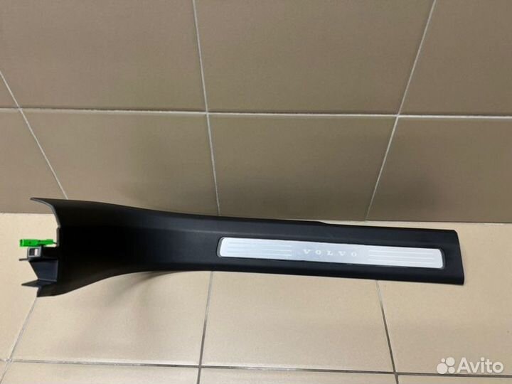 Накладка порога передняя левая Volvo Xc90 80