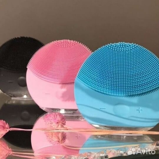 Электрическая щеточка для умывания и массажа лица