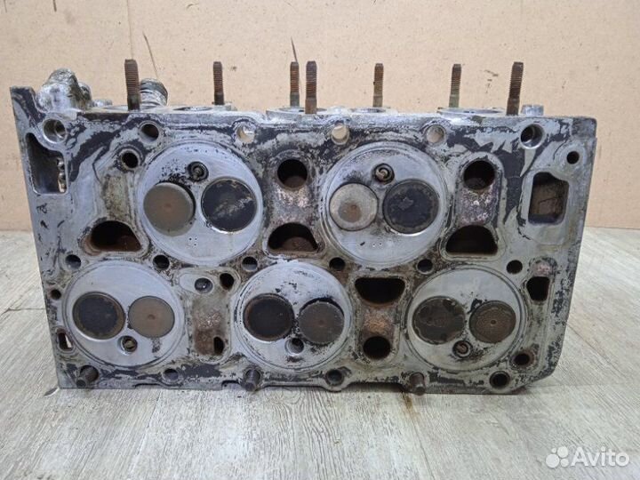 Головка блока цилиндров Volkswagen Passat B5 2.3