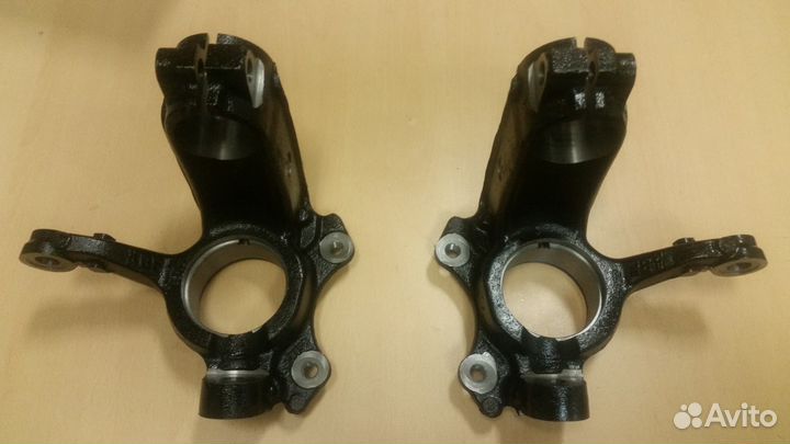 Кулак поворотный передний правый левый Поло