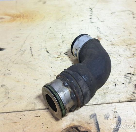 Патрубок интеркулера VW Passat (B6) 2005-2010