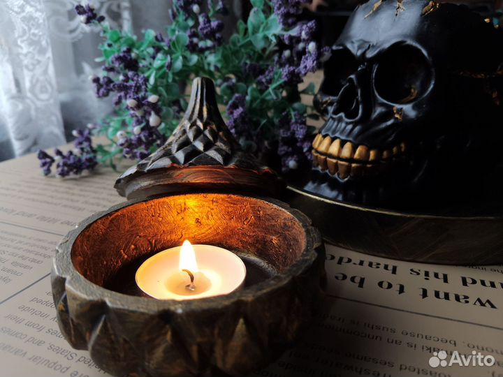 Статуэтка череп