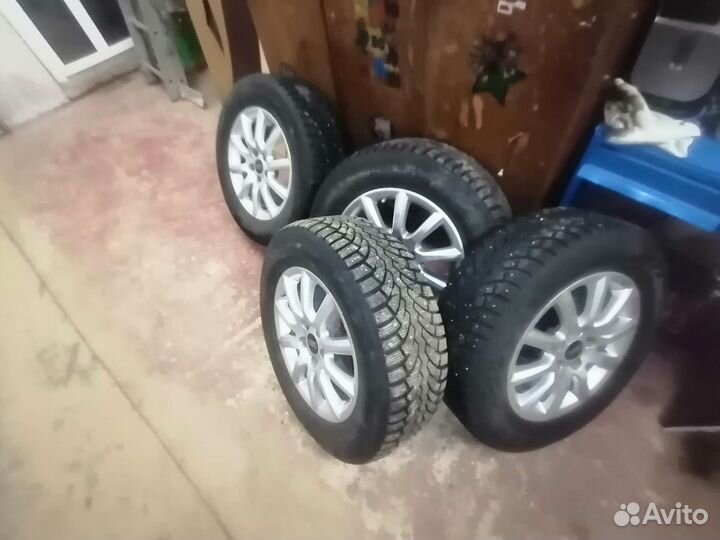 Formula Ice 215/65 R16 98T