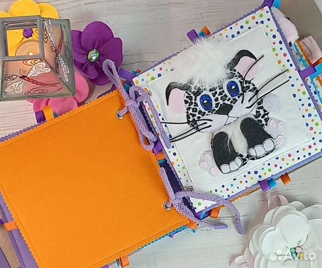 Развивающая книга из фетра для малышей. Бизиборд