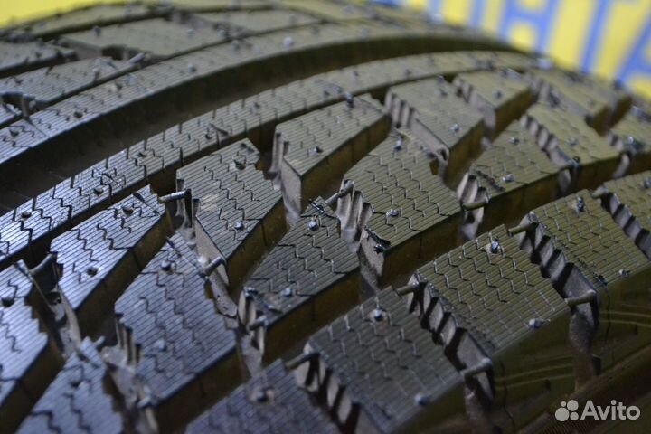 Bridgestone Blizzak MZ-01 215/55 R16