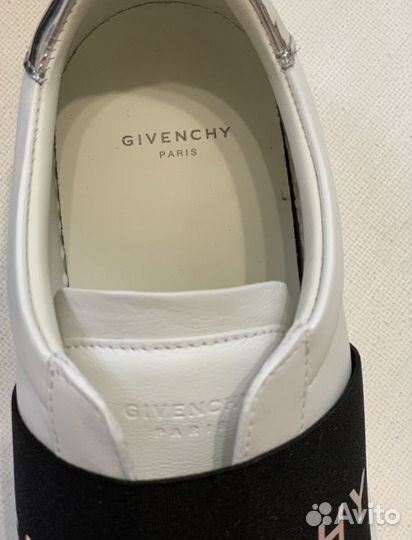 Кроссовки женские Givenchy