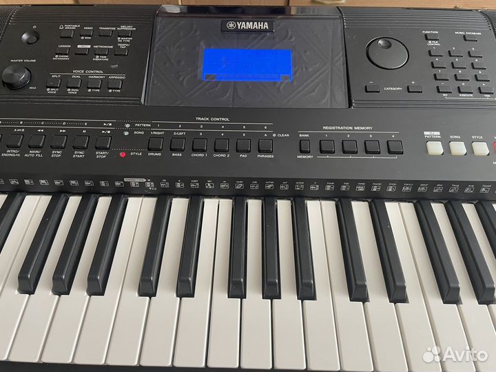 Синтезатор Yamaha PSR-E453